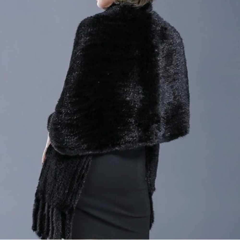Stunning Black Real Mink Wrap - Picture 5 of 6